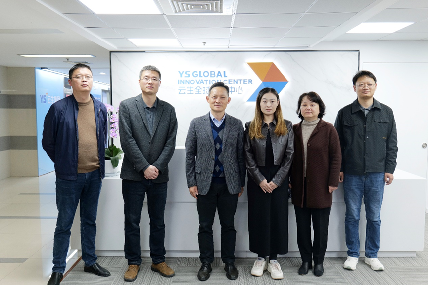 合肥新站高新区党工委委员、管委会副主任刘自强一行莅临太阳GG娱乐全球创新中心调研走访